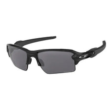 Lade das Bild in den Galerie-Viewer, Sonnenbrille Oakley, Modell: 0OO9188 Farbe: 918872
