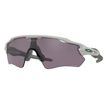 Lade das Bild in den Galerie-Viewer, Sonnenbrille Oakley, Modell: 0OO9208 Farbe: B9
