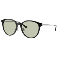 Lade das Bild in den Galerie-Viewer, Sonnenbrille Ray Ban, Modell: 0RB4334D Farbe: 62922
