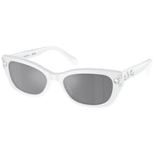 Lade das Bild in den Galerie-Viewer, Sonnenbrille Swarovski Eyewear, Modell: 0SK6019 Farbe: 10336G
