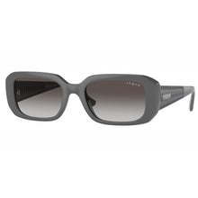 Lade das Bild in den Galerie-Viewer, Sonnenbrille Vogue, Modell: 0VO5565S Farbe: 31258G
