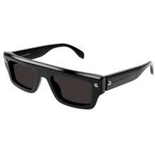 Lade das Bild in den Galerie-Viewer, Sonnenbrille Alexander McQueen, Modell: AM0427S Farbe: 001
