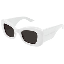 Lade das Bild in den Galerie-Viewer, Sonnenbrille Alexander McQueen, Modell: AM0434S Farbe: 005
