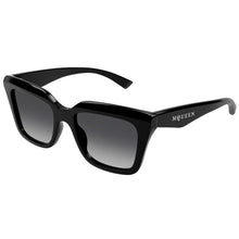 Lade das Bild in den Galerie-Viewer, Sonnenbrille Alexander McQueen, Modell: AM0473S Farbe: 001
