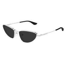 Lade das Bild in den Galerie-Viewer, Sonnenbrille Alexander McQueen, Modell: AM0522S Farbe: 001
